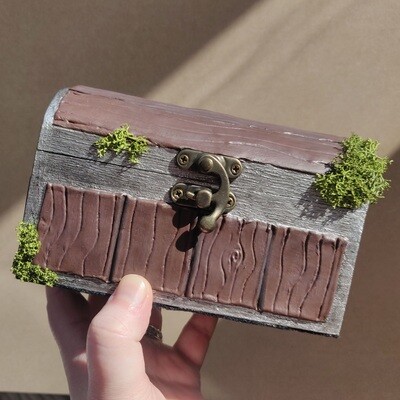 Mossy Treasure Chest Dice Box