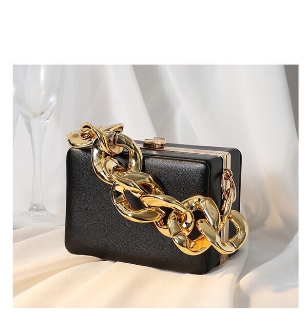 chain purse