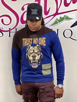 Trust No One Graphic sweat shirt