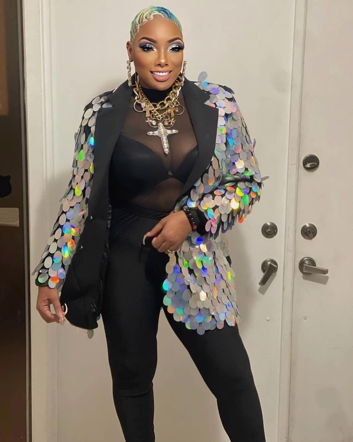SATISY ME IN SEQUIN BLAZER