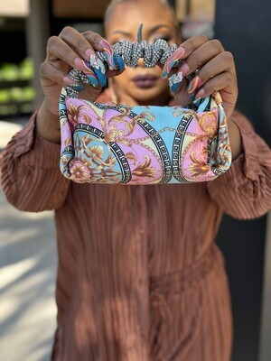 SLOUCH ME IN rhinestone purse