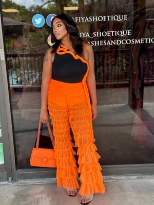 SCULPT ME Sculptural Swirl Pipeline Asymmetrical Crop Top