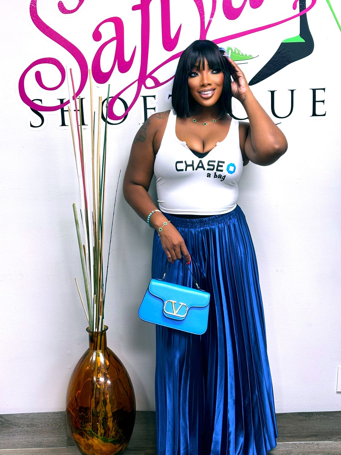 chase a bag LETTER PRINTED TANK TOP