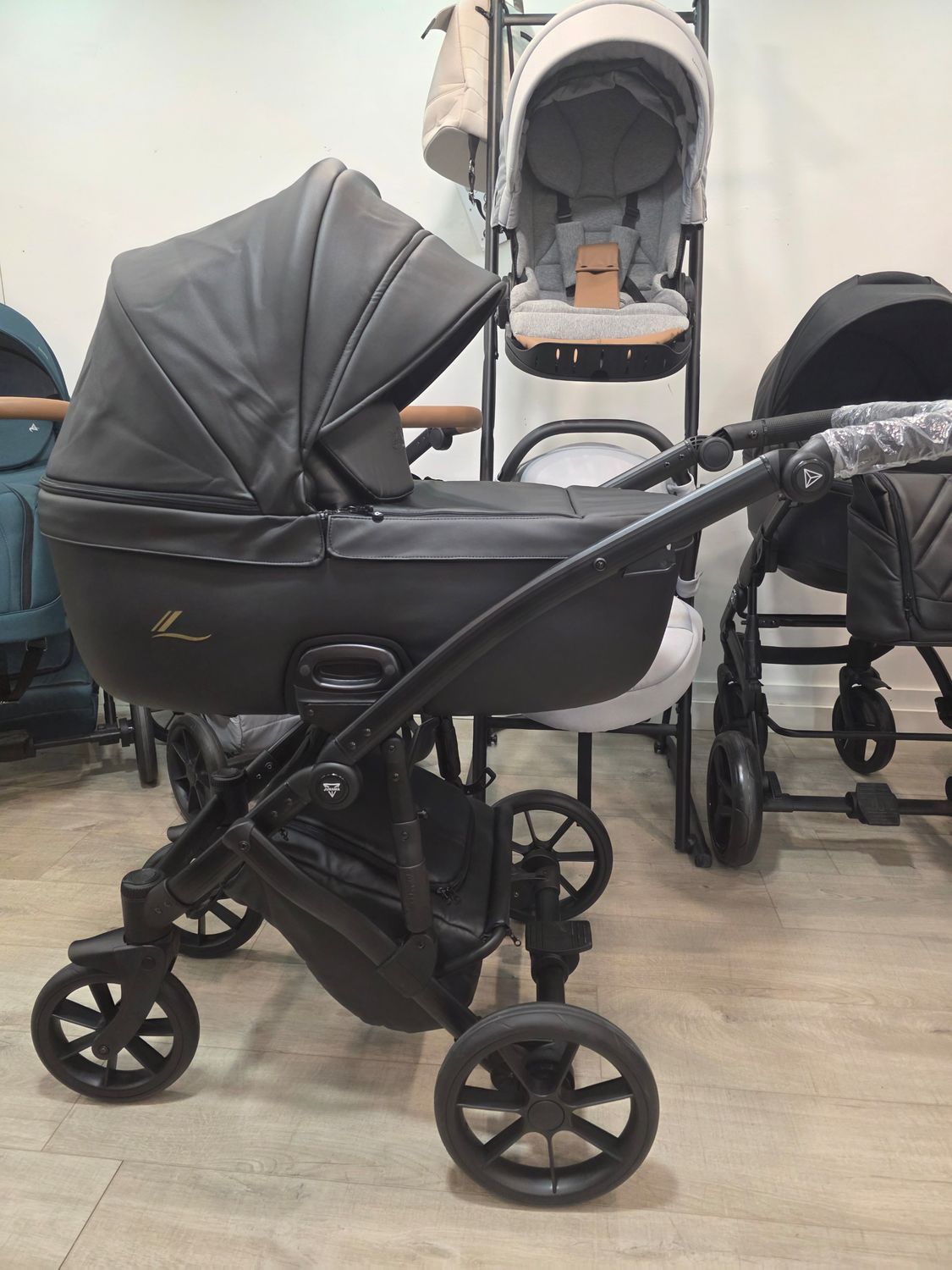 Poussette 3en1 b-heaven eco cuir noir