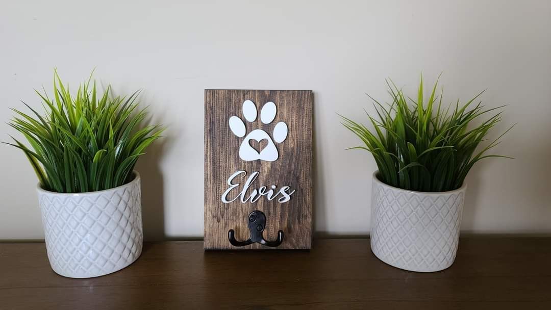 Pet Leash Holders