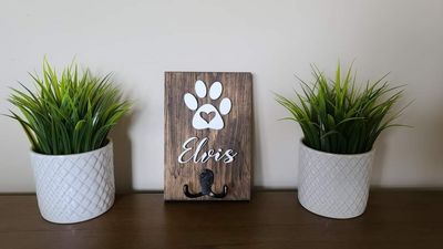 Pet Leash Holders
