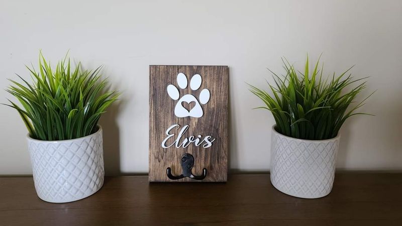 Pet Leash Holders