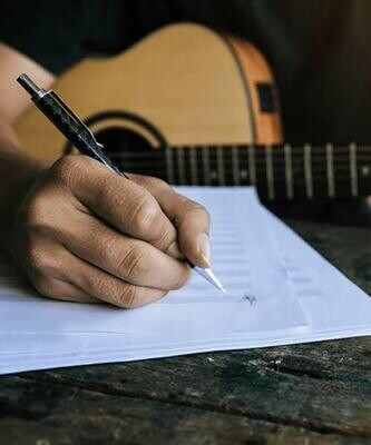 COMPOSITORES