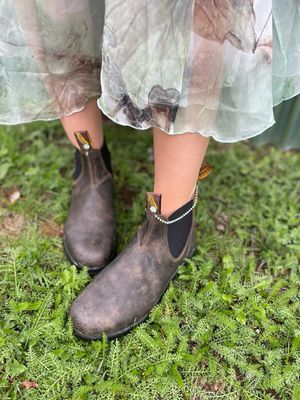 Asymmetrical Mint Daisy Chain Boot Loot
