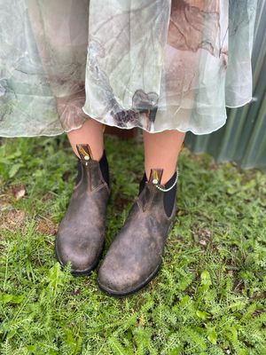 Asymmetrical Mint Daisy Chain Boot Loot