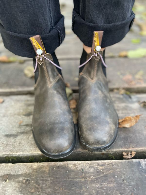 Flower &amp; Filigree Lavender Chain Boot Loot
