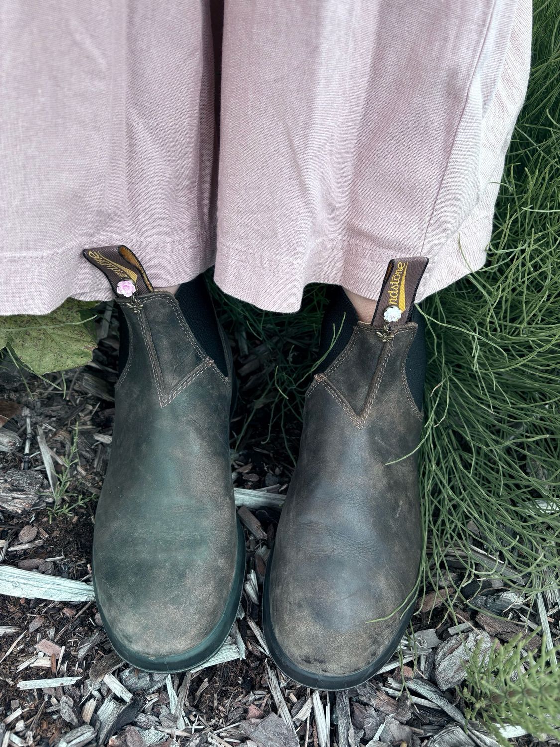 Asymmetrical Flower And Bee Boot Loot For Blundstone’s