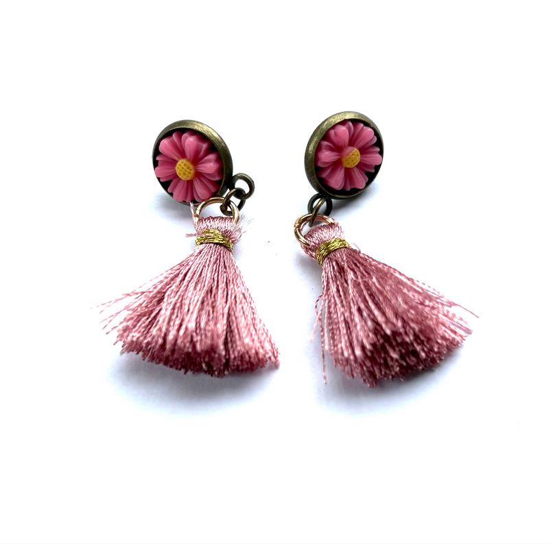 Pink Daisy &amp; Tassel Boot Loot