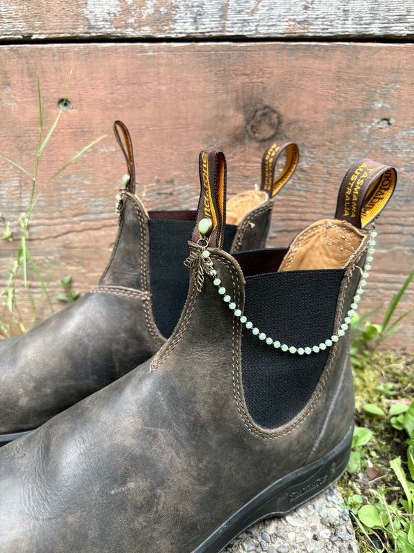 Asymmetrical Emerald And Oak Chain Boot Loot For Blundstone’s