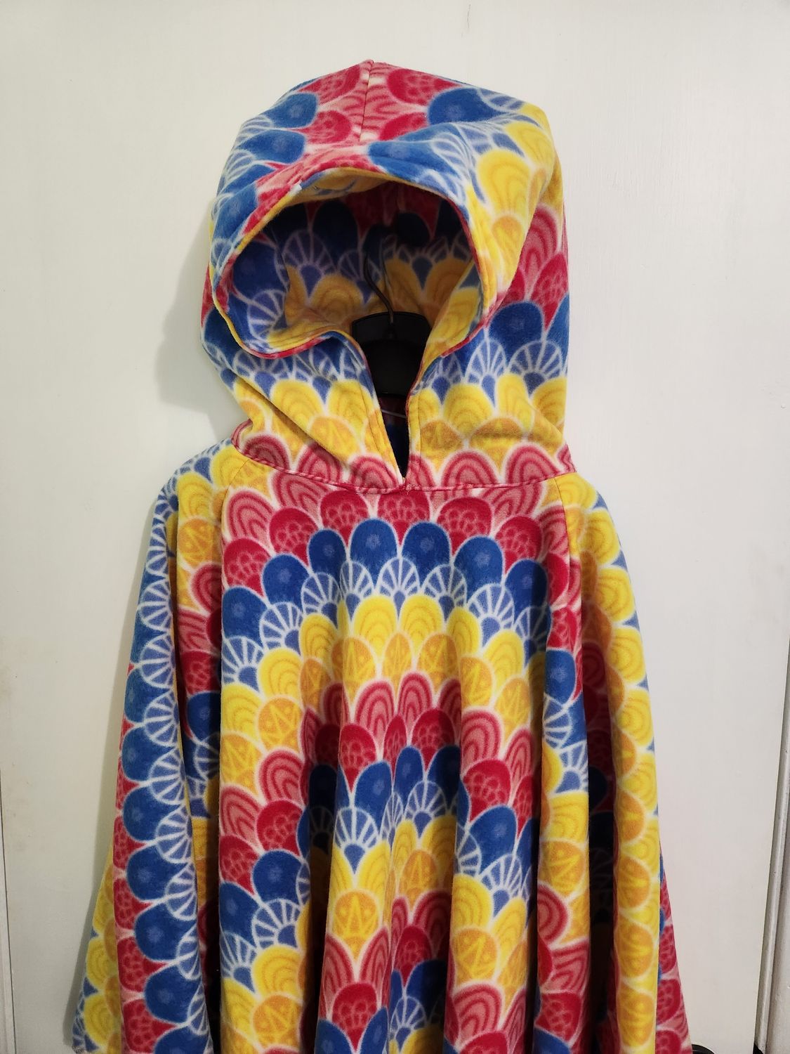 Hooded Rainbow Scalloped Single Layer Fleece Poncj