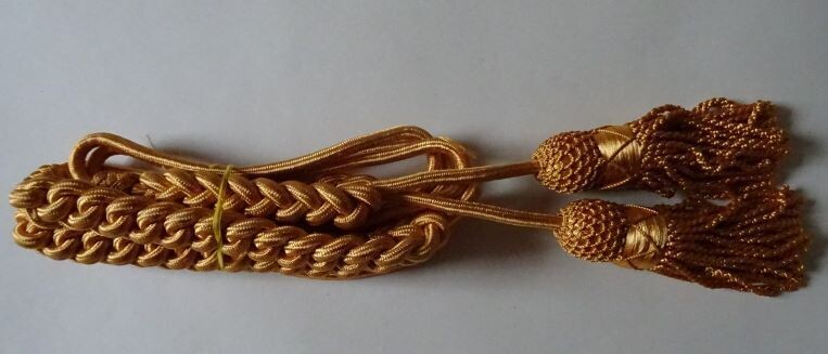 Drum decor in gold