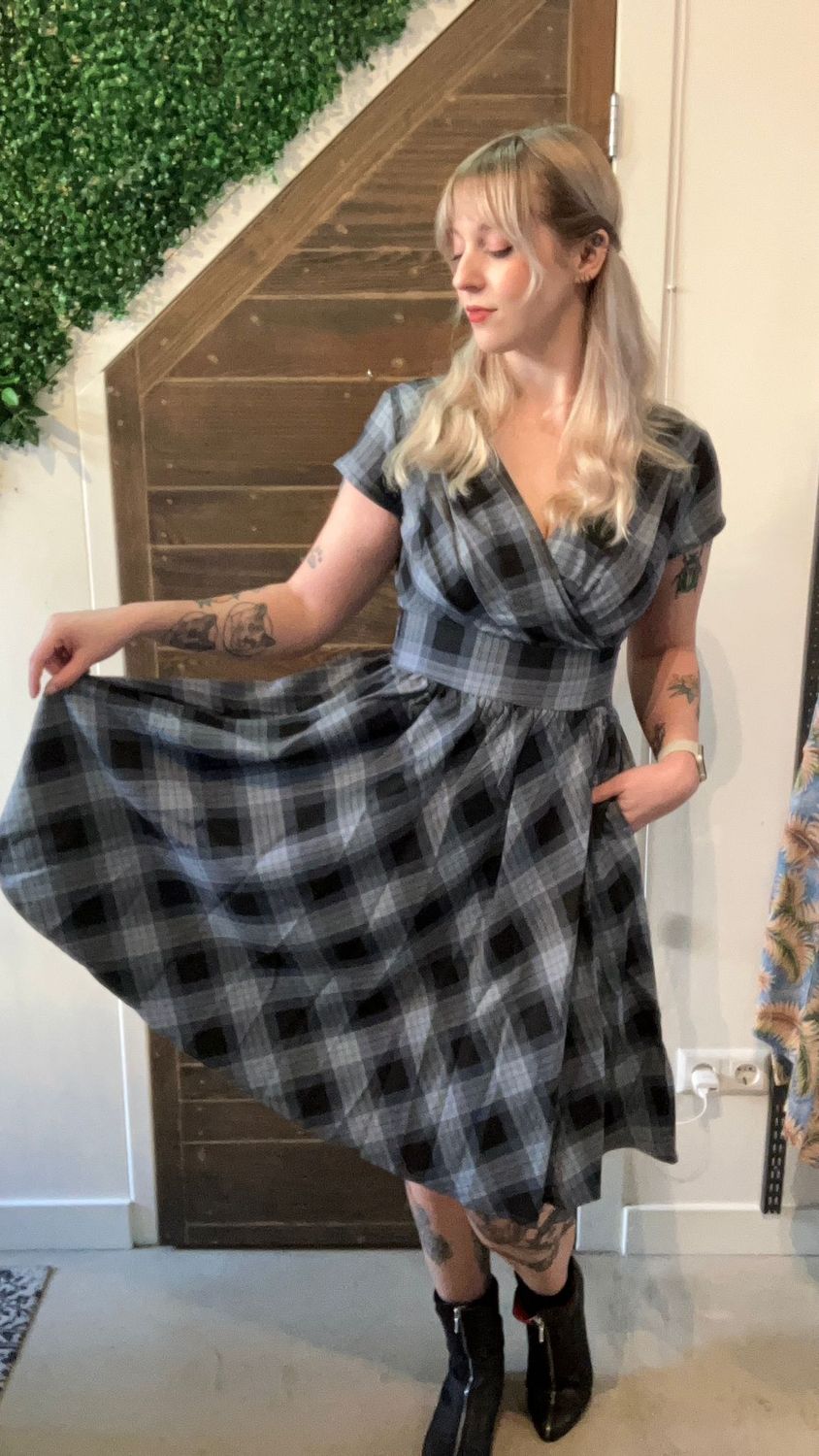 Voodoo Vixen Grey checked flare jurk
