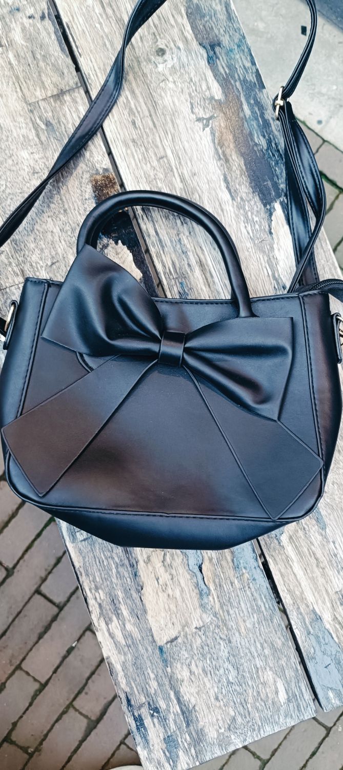 Wendy´s Bow tas in beige of zwart