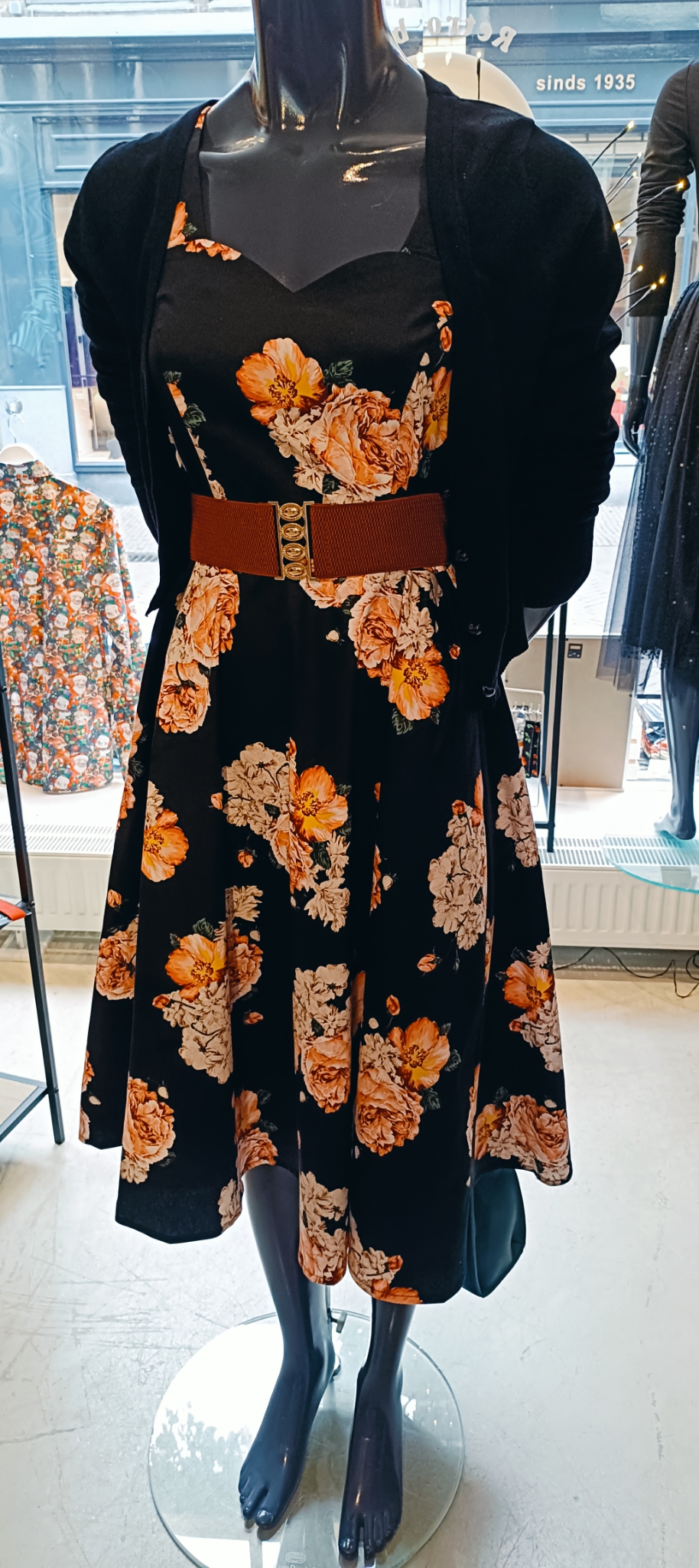 Banned English rose jurk