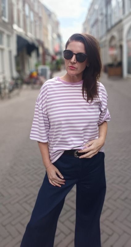 No Brnd Colorful striped t-shirt in lila No Brnd Colorful striped t-shirt in lila