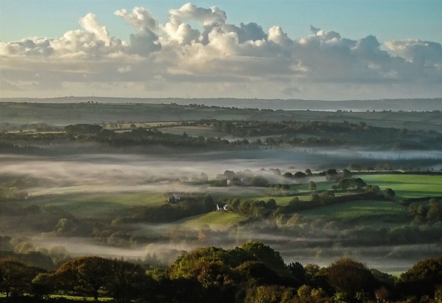 “Niwl Hydref yn y Cwm, Llanglydwen”, Sir Gaerfyrddin