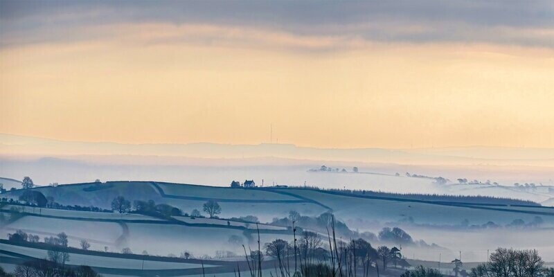 Bore Rhewllyd, Ger Llanboidy, Sir Gaerfyrddin
