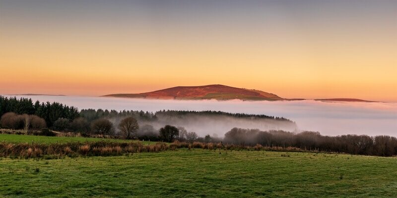 Ynys Cadair Macsen - Frenni Fawr, ger Crymych, Sir Benfro