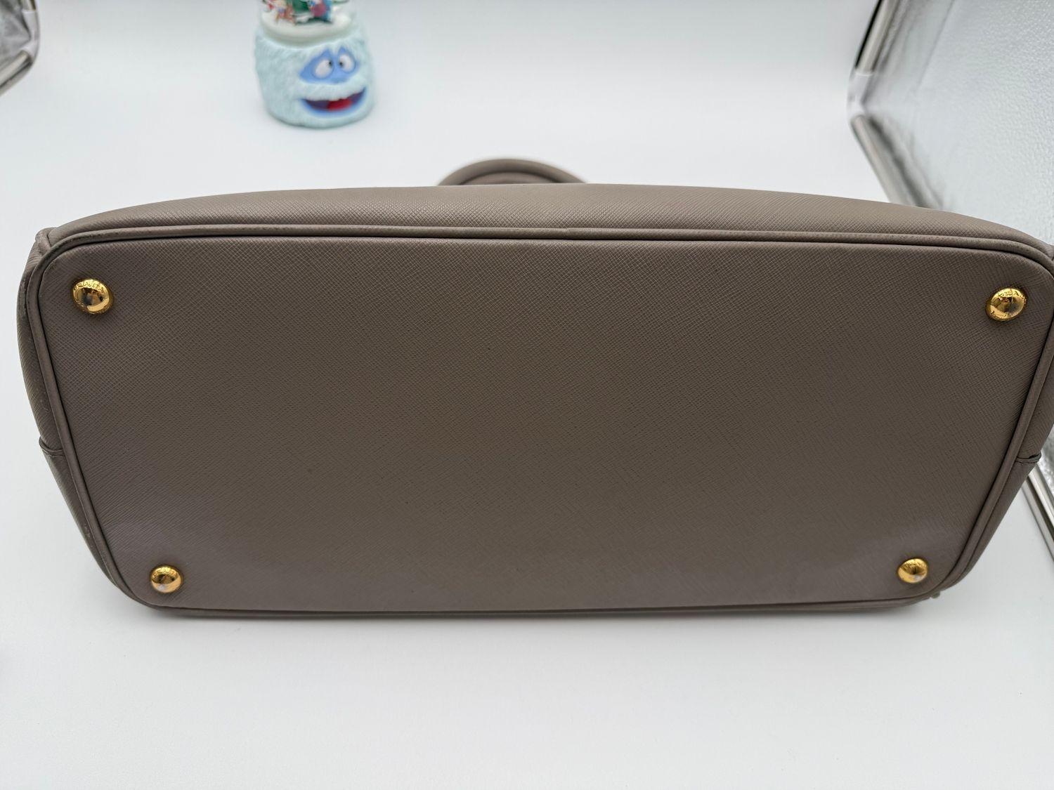 Saffiano Lux Top Handle Galleria Large Handbag