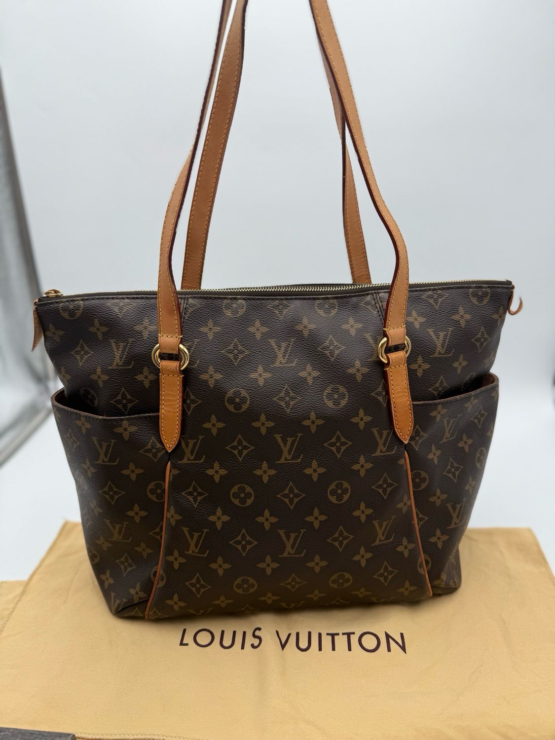 Louis Vuitton Monogram Totally MM