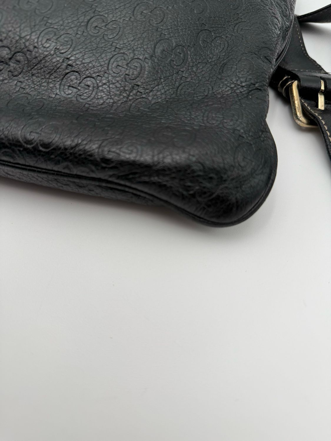 Gucci Monogram Leather Flat Messenger Guccissima Crossbody Black Unisex