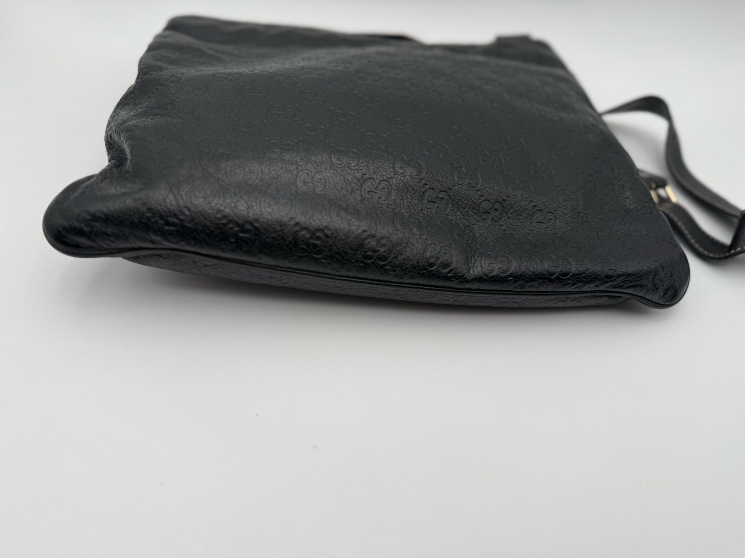 Gucci Monogram Leather Flat Messenger Guccissima Crossbody Black Unisex