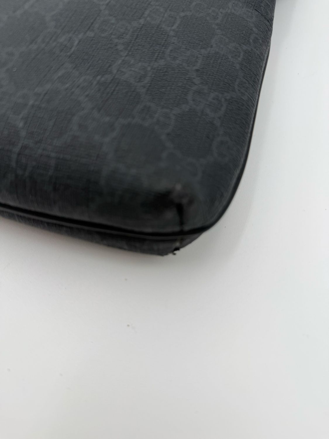 Gucci Supreme Monogram Mens Messenger Crossbody Bag