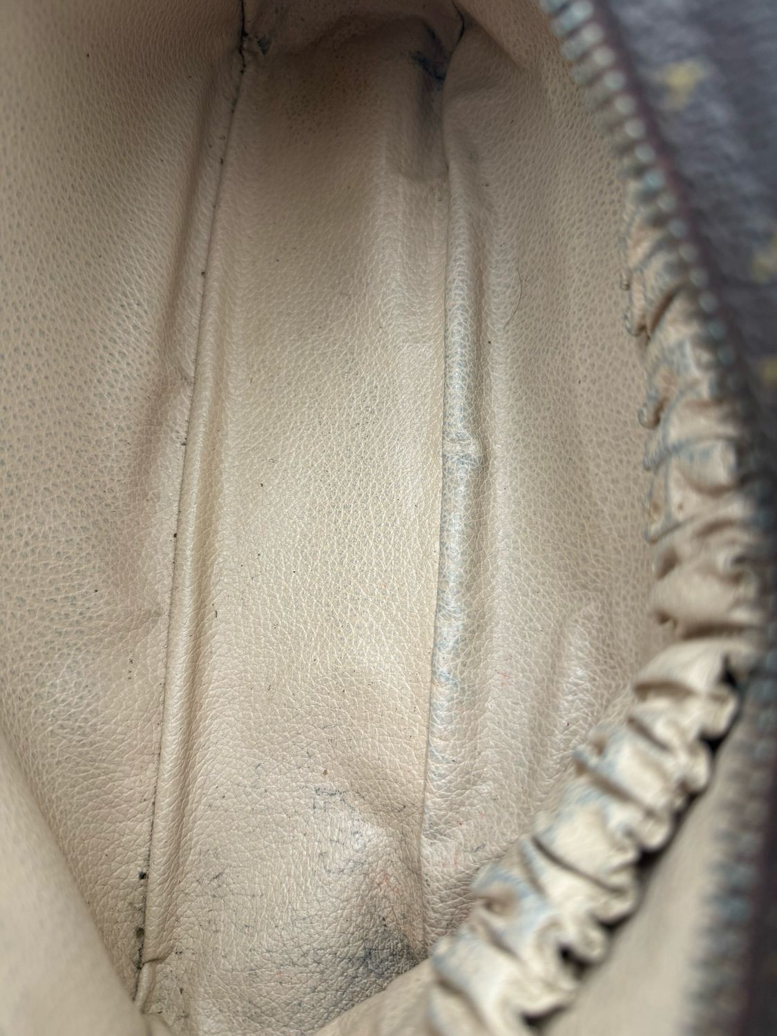 Louis Vuitton Monogram Trousse 28 Clutch