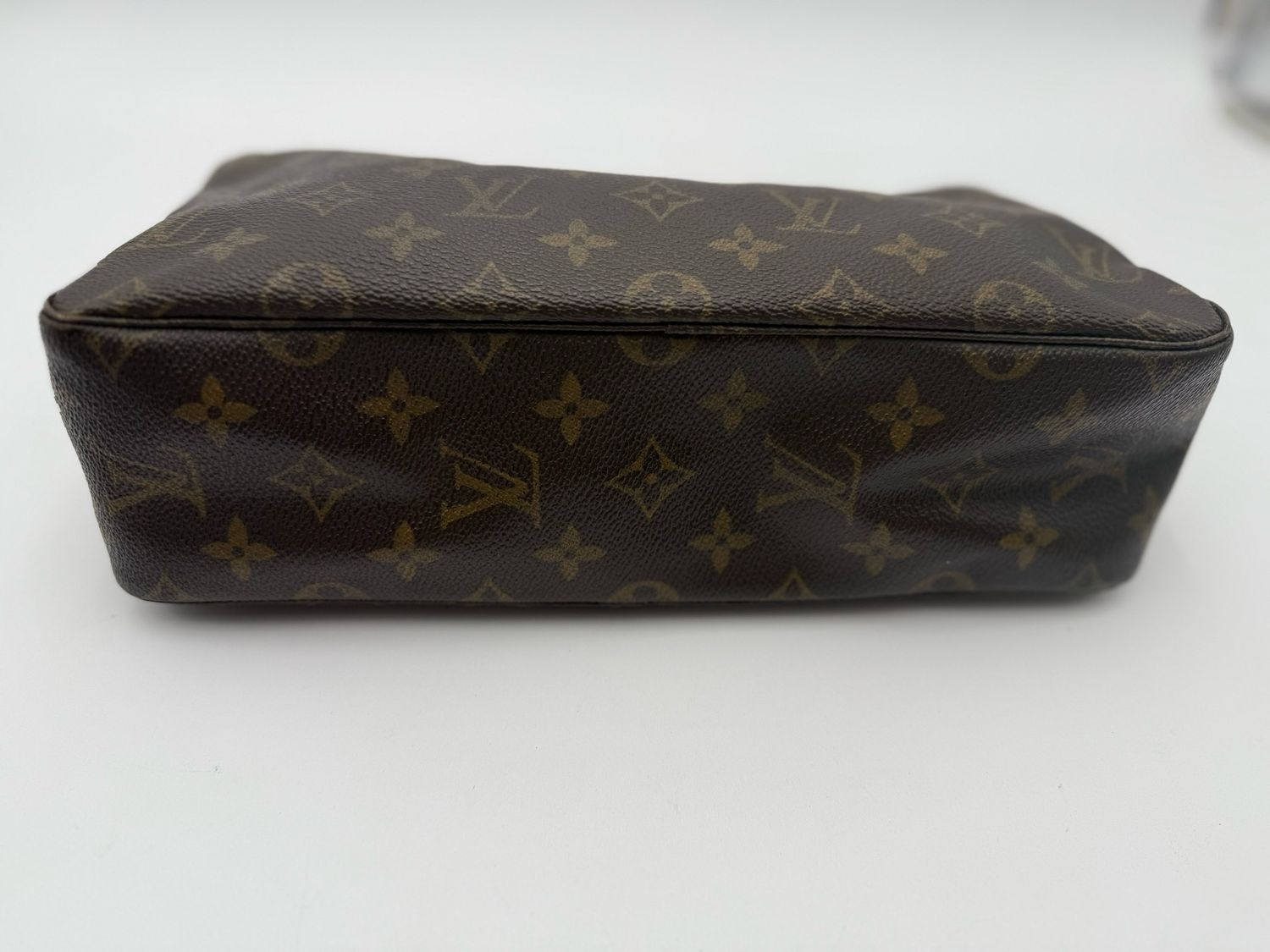 Louis Vuitton Monogram Trousse 28 Clutch Toiletry Pouch
