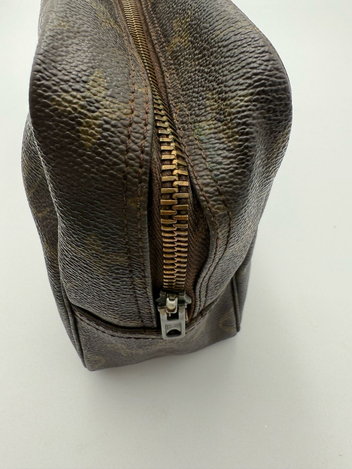Louis Vuitton Monogram Trousse 28 Clutch Toiletry Pouch