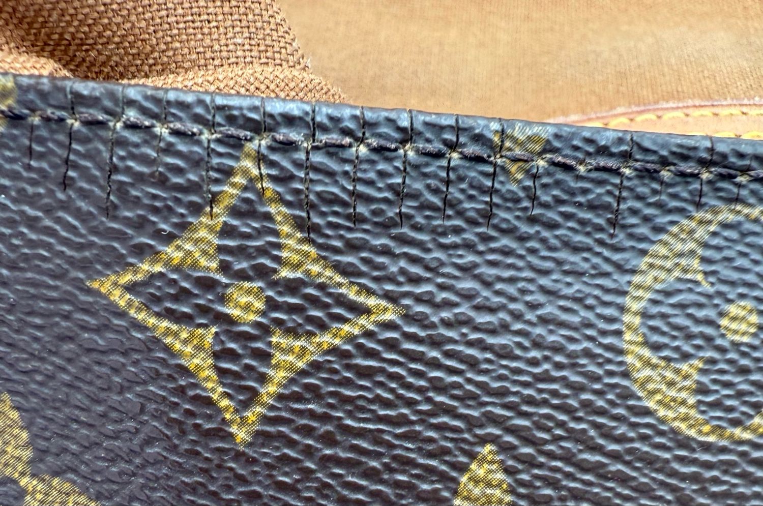 Louis Vuitton Mini Looping Flap Hobo Shoulder Shoulder Bag