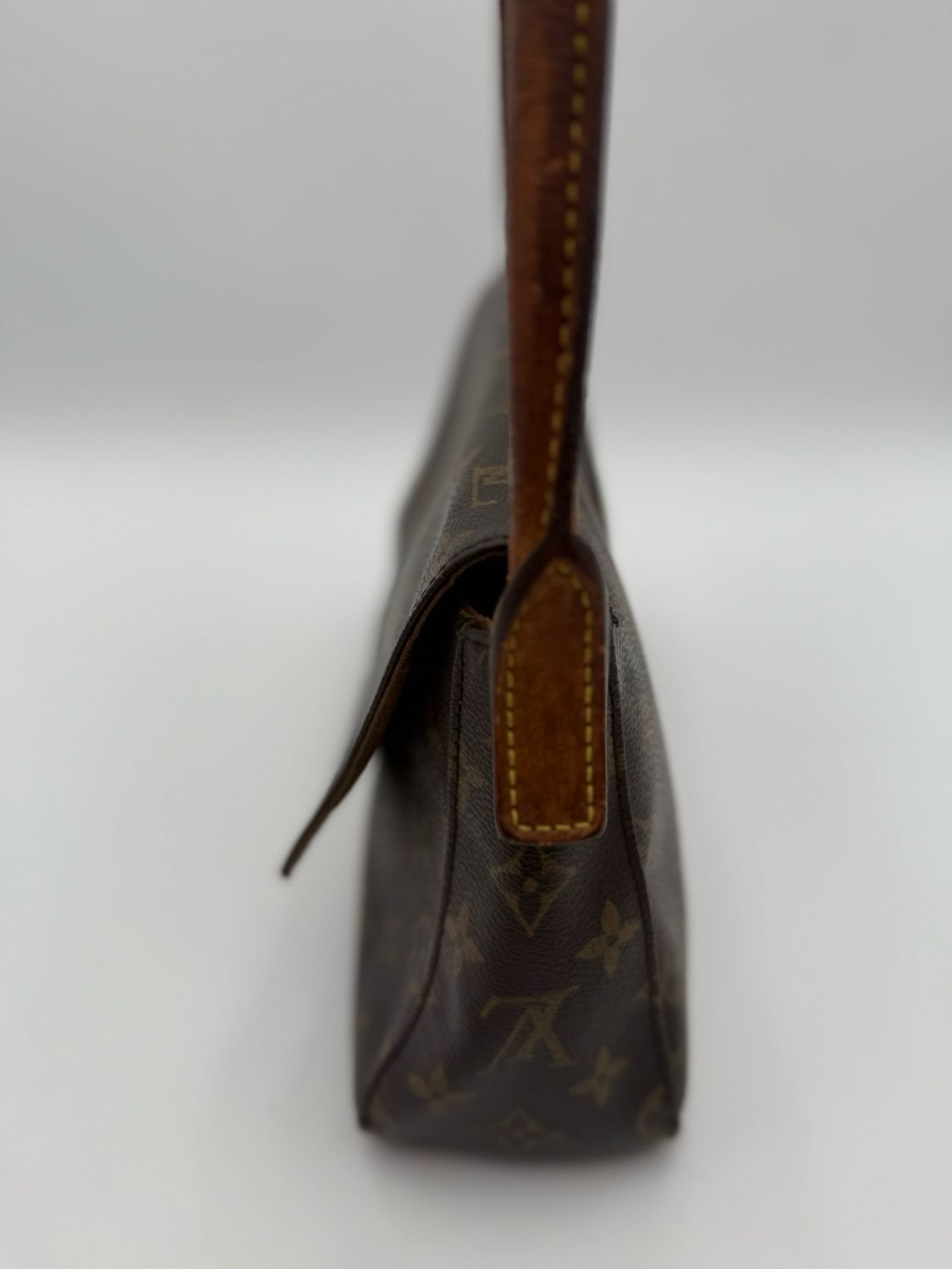 Louis Vuitton Mini Looping Flap Hobo Shoulder Shoulder Bag