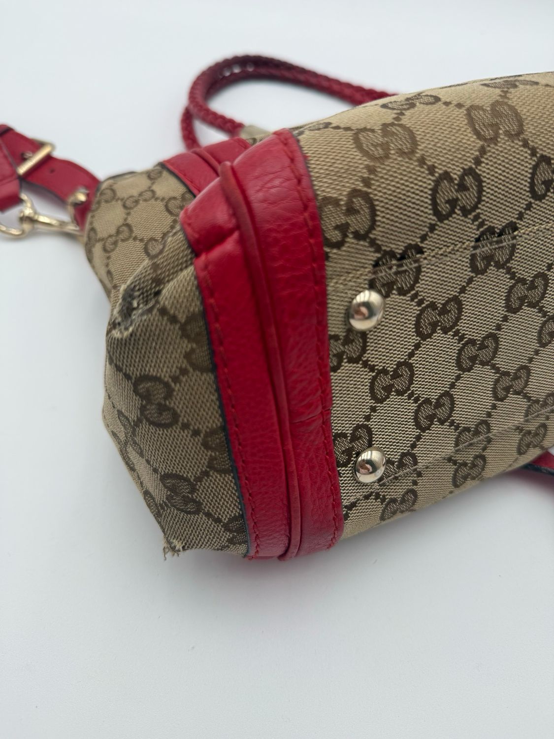 Gucci Bella Messenger Crossbody