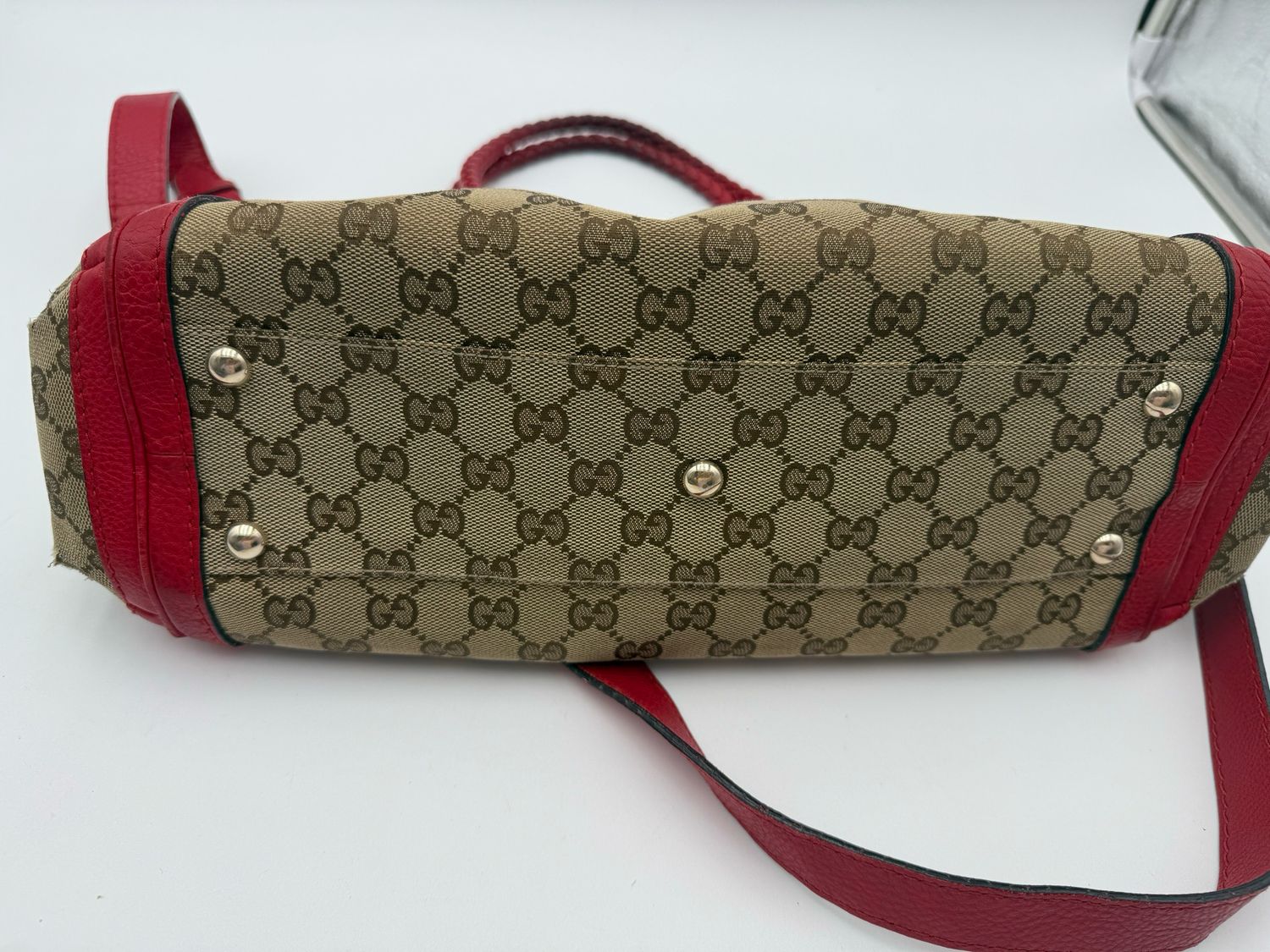 Gucci Bella Messenger Crossbody