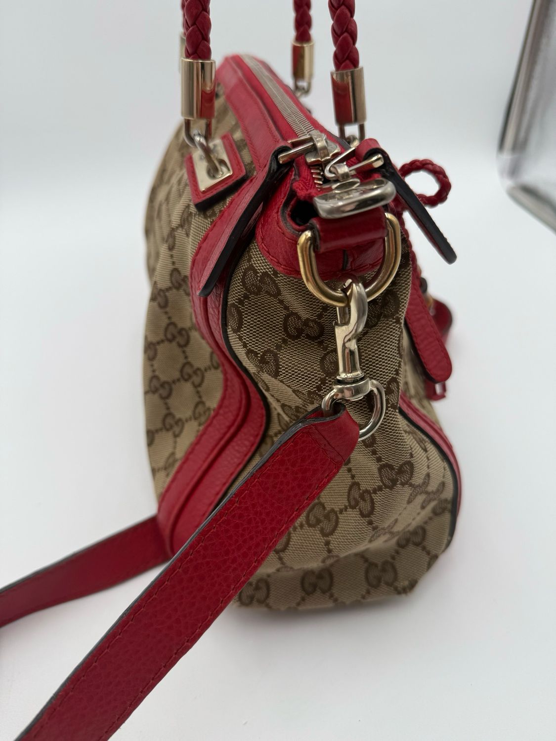 Gucci Bella Messenger Crossbody