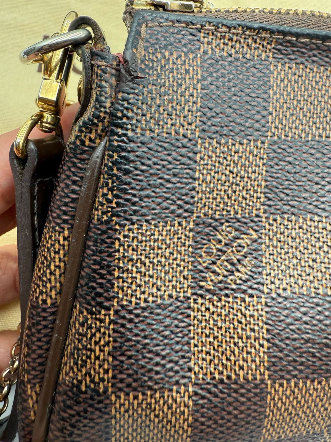 Louis Vuitton Damier Ebene Messenger Crossbody Clutch