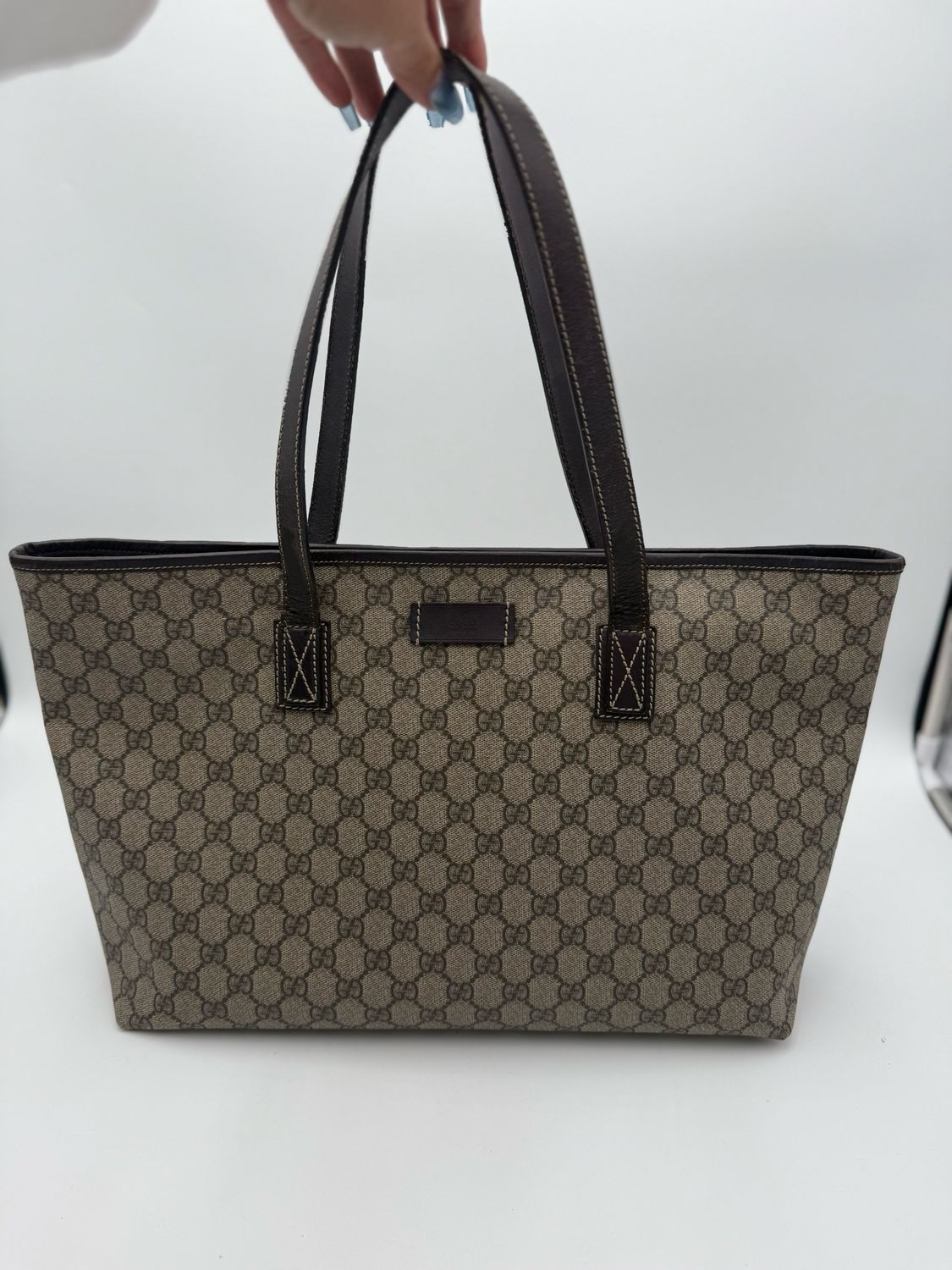 Gucci Supreme Tote Zipper