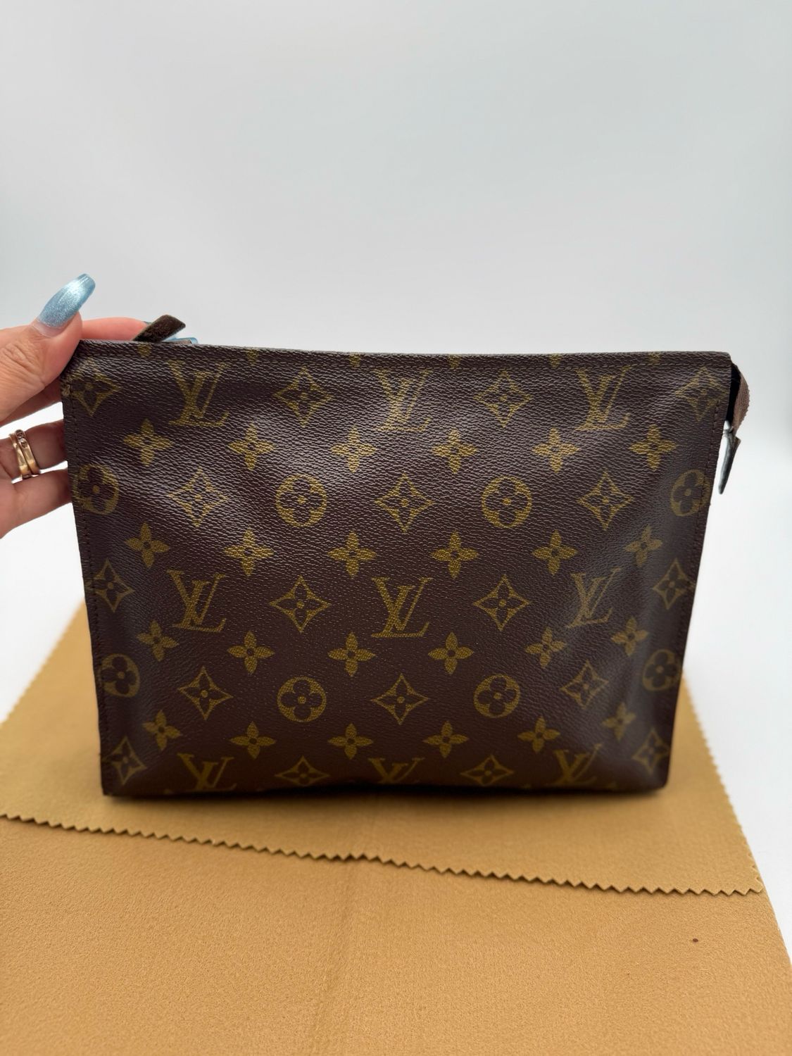 Louis Vuitton Monogram Toiletry 16 Clutch Vintage