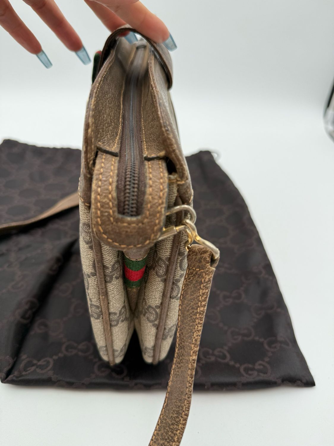 Gucci Supreme Plus Shoulder Vintage Web