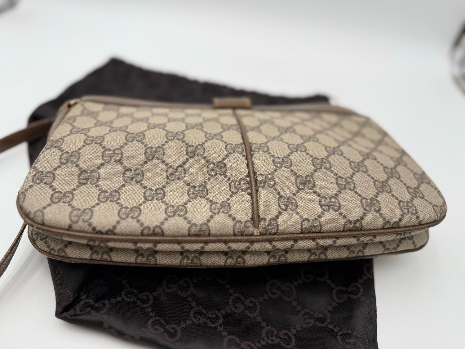 Gucci Supreme Plus Shoulder Vintage Web