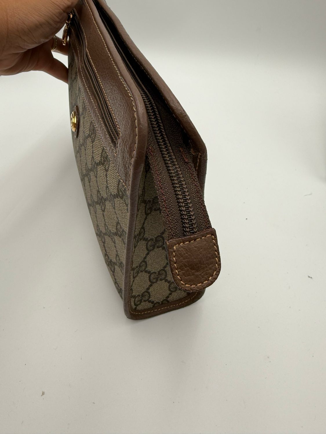 Gucci Supreme Clutch Zipper Vintage Toiletry