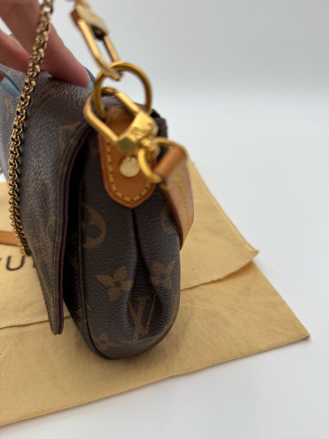 Louis Vuitton Monogram Favorite Mm Messenger Crossbody 