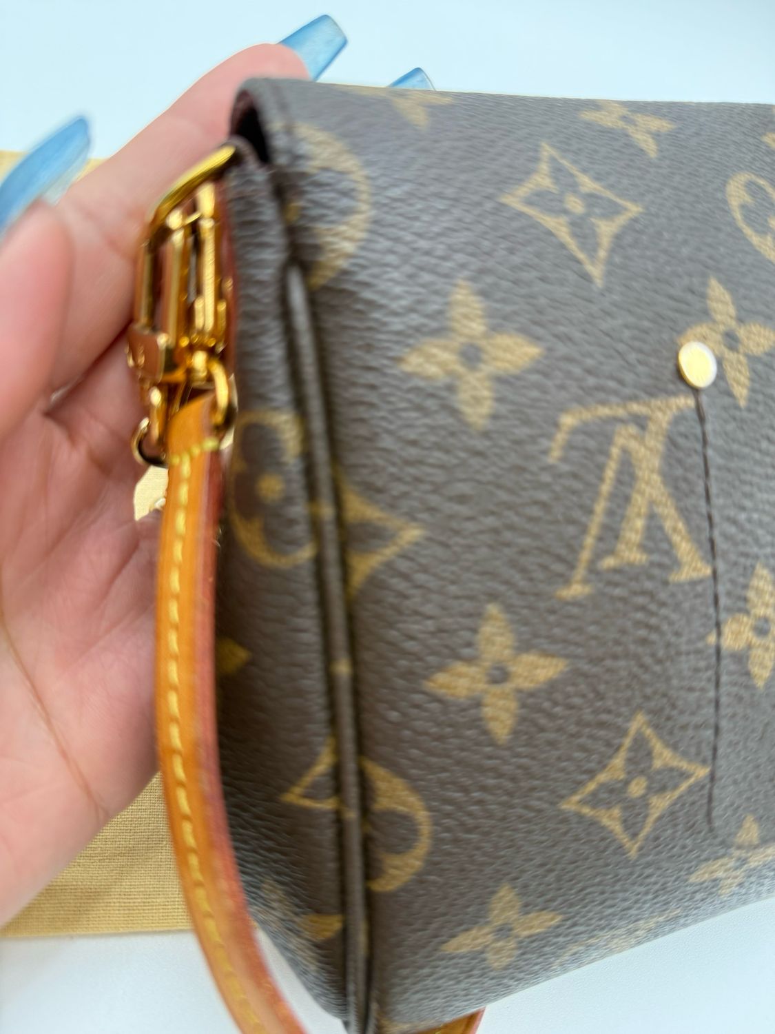 Louis Vuitton Monogram Favorite Mm Messenger Crossbody 