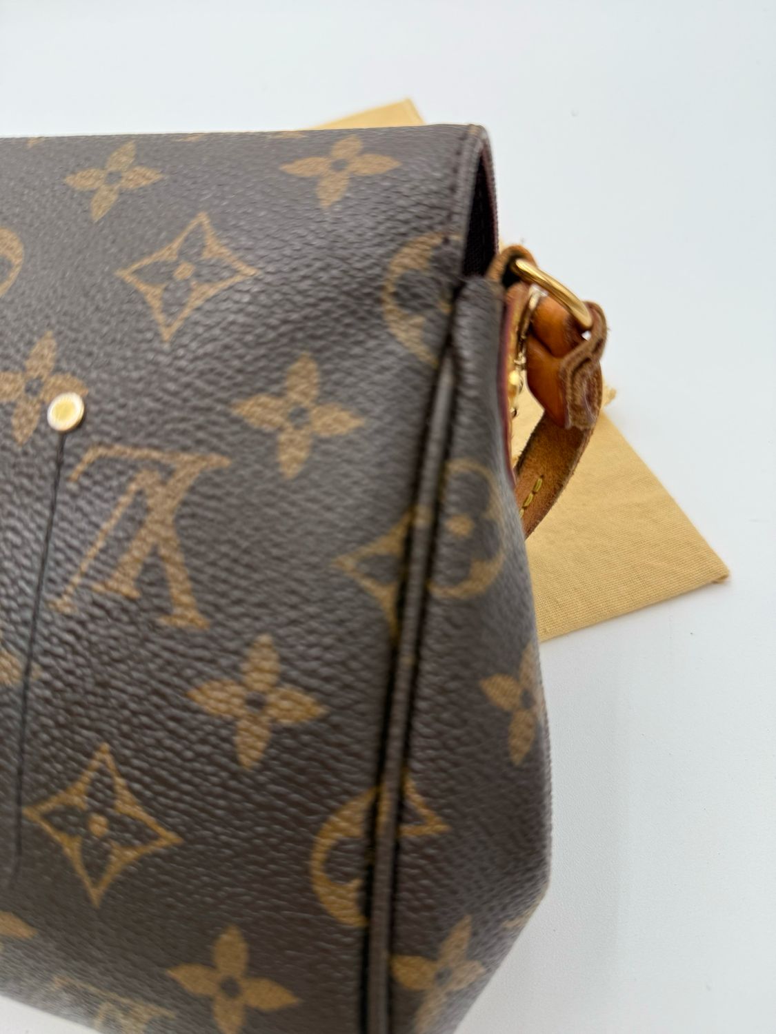 Louis Vuitton Monogram Favorite Mm Messenger Crossbody 