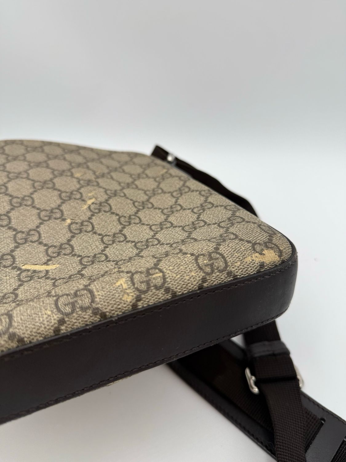 Gucci Supreme Zipper Messenger Crossbody Sling